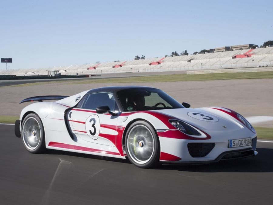  Porsche 918 Spyder Weissach Package 2014 года  (фото 12 из 18)